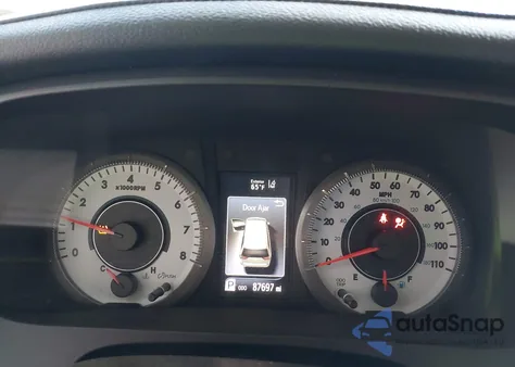 2018 Toyota Sienna Se/Se Premium z USA, uszkodzony, nr VIN 5TDXZ3DC0JS950481